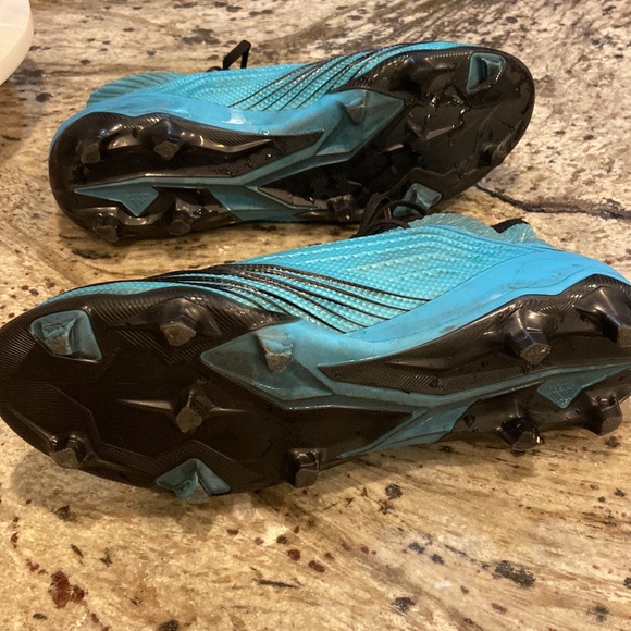 Adidas Predator Cleats 19.2 - Picture 2 of 3